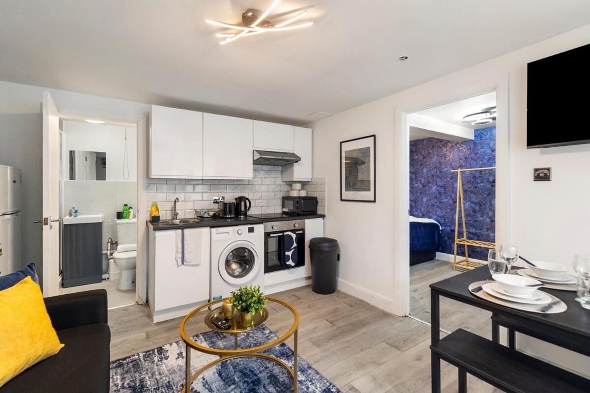 Apartment Cosy Gem Next Transport Easy Access London