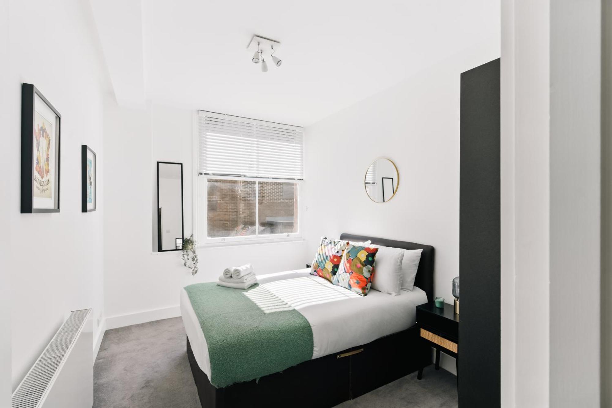Modern 2br With Lift Access Prime Location Leilighet *