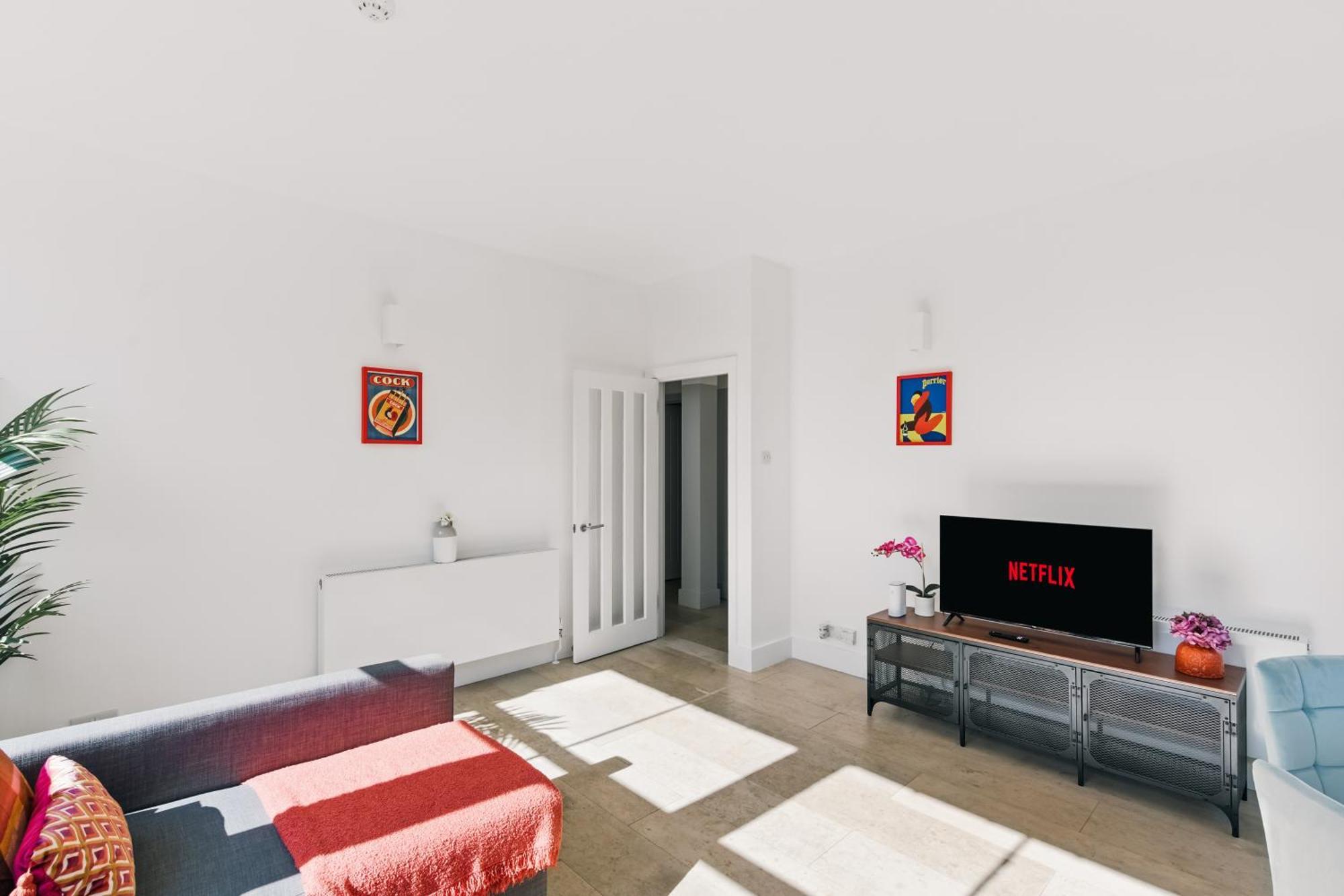Modern 2br With Lift Access Prime Location Leilighet London