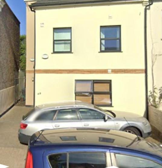 Modern & Cosy 1 Bed Flat In The Heart Of Wimbledon With Parking *