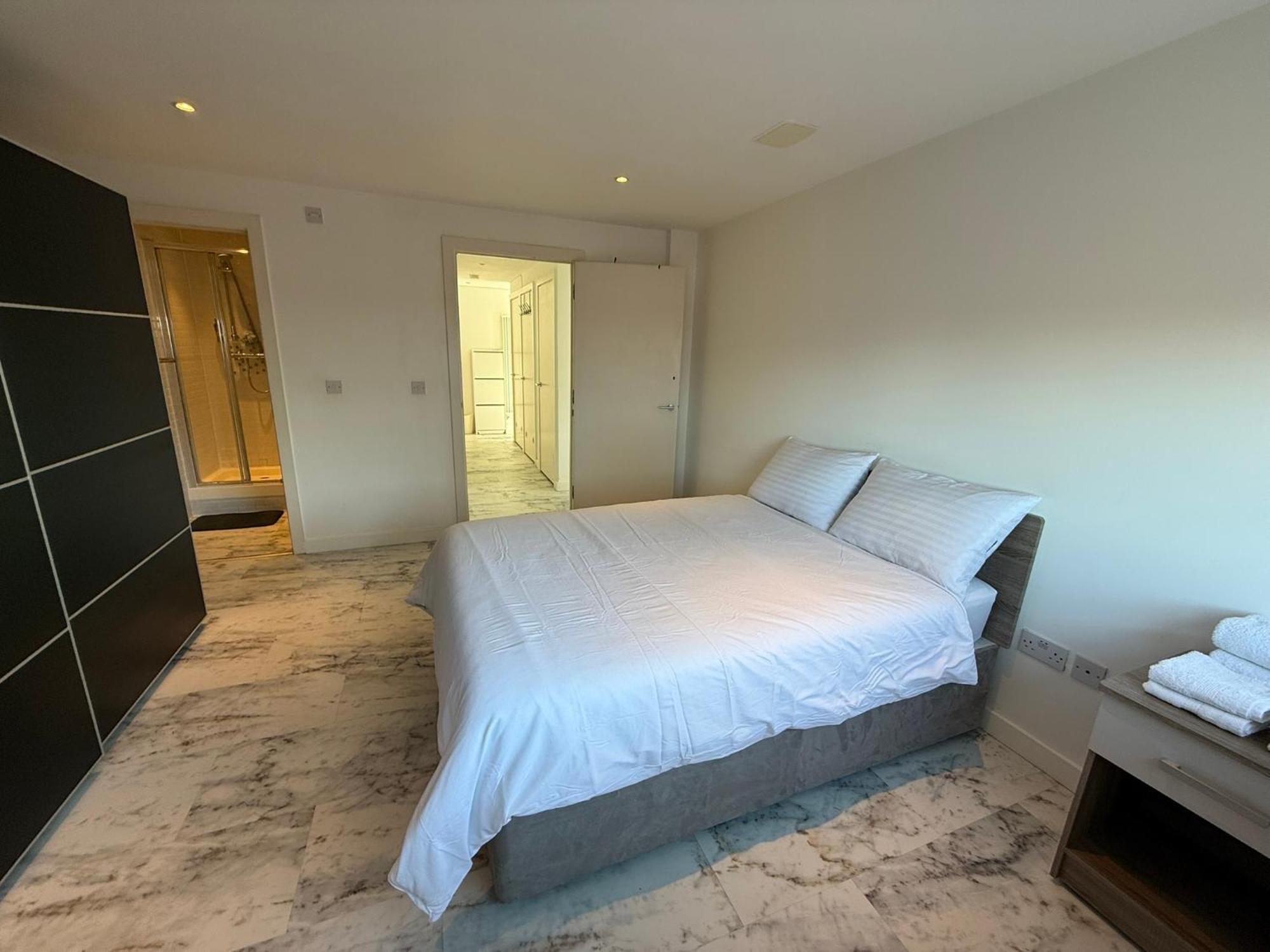 Entire Flat With 2X Bedrooms, 2X Bathrooms And A Big Living Room In The Olympic Park And Westfield At Stratford Hotel