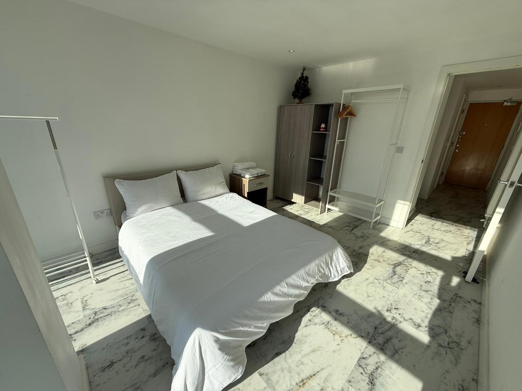Hotel Entire Flat With 2X Bedrooms, 2X Bathrooms And A Big Living Room In The Olympic Park And Westfield At Stratford 5*