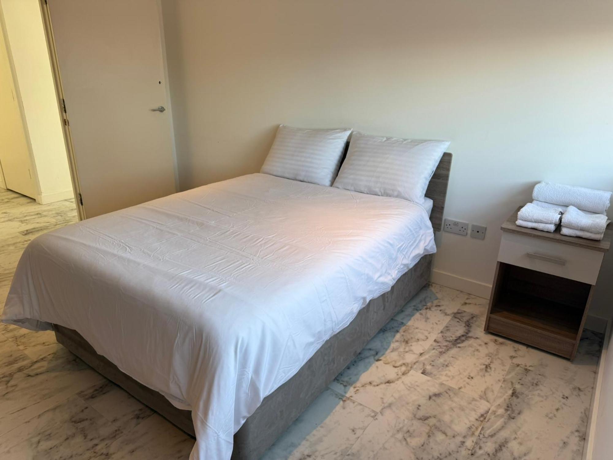 Hotel Entire Flat With 2X Bedrooms, 2X Bathrooms And A Big Living Room In The Olympic Park And Westfield At Stratford 5*