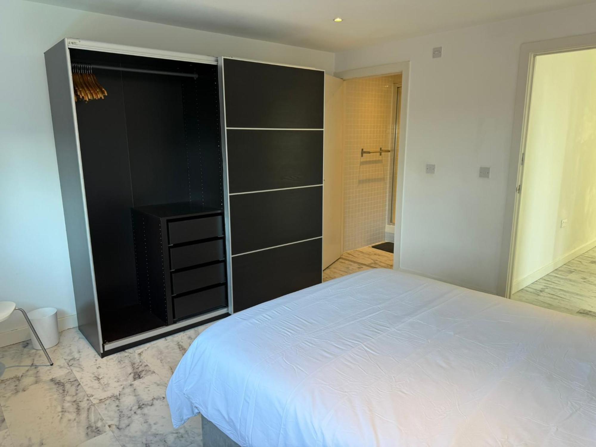 Entire Flat With 2X Bedrooms, 2X Bathrooms And A Big Living Room In The Olympic Park And Westfield At Stratford 5*
