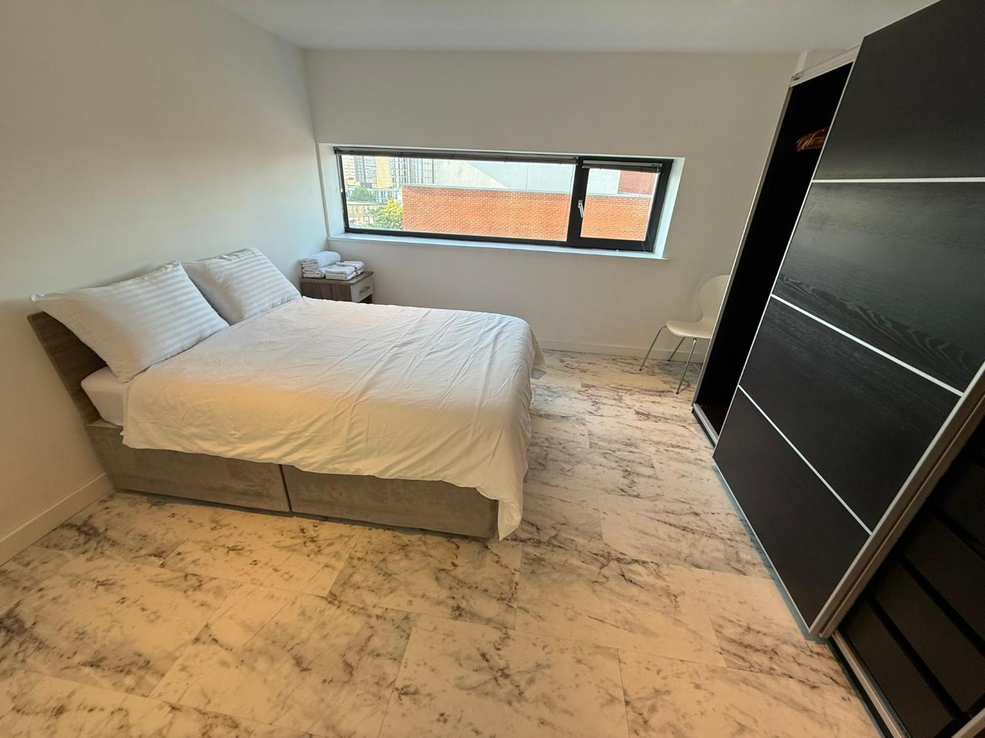 Entire Flat With 2X Bedrooms, 2X Bathrooms And A Big Living Room In The Olympic Park And Westfield At Stratford Hotel Londen