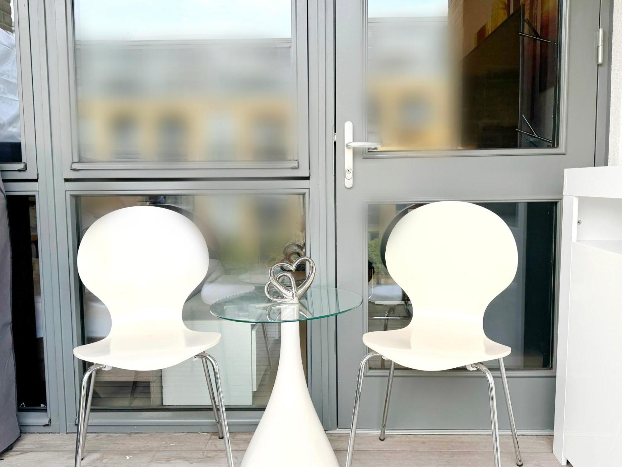 Homestay A Brand New Flat With 3 Bedrooms & 3 Baths In Zone 1 Angel For Max 9 Ppl London