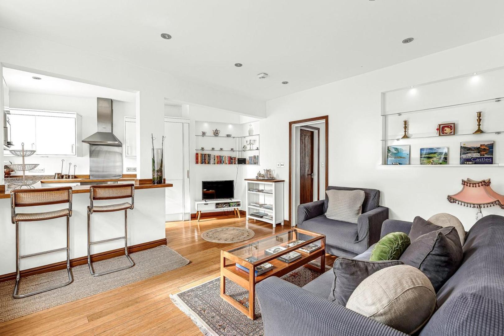 Chic & One Bed Flat * London
