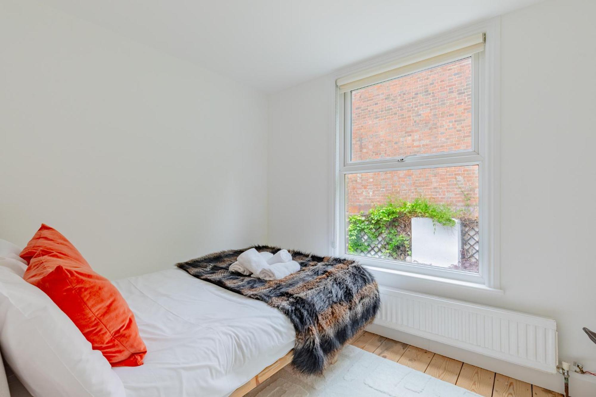 Luxuriously Curated 4bd Stoke Newington London
