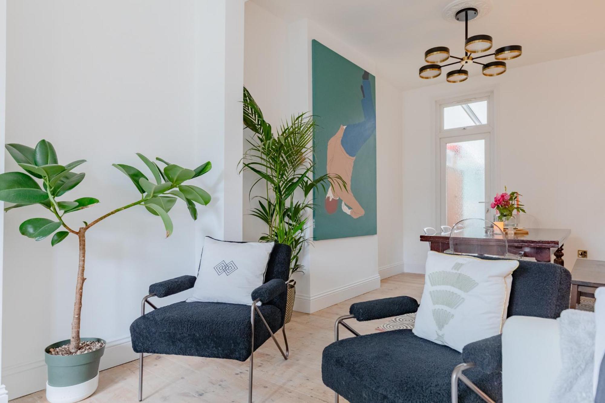 Luxuriously Curated 4bd Stoke Newington
