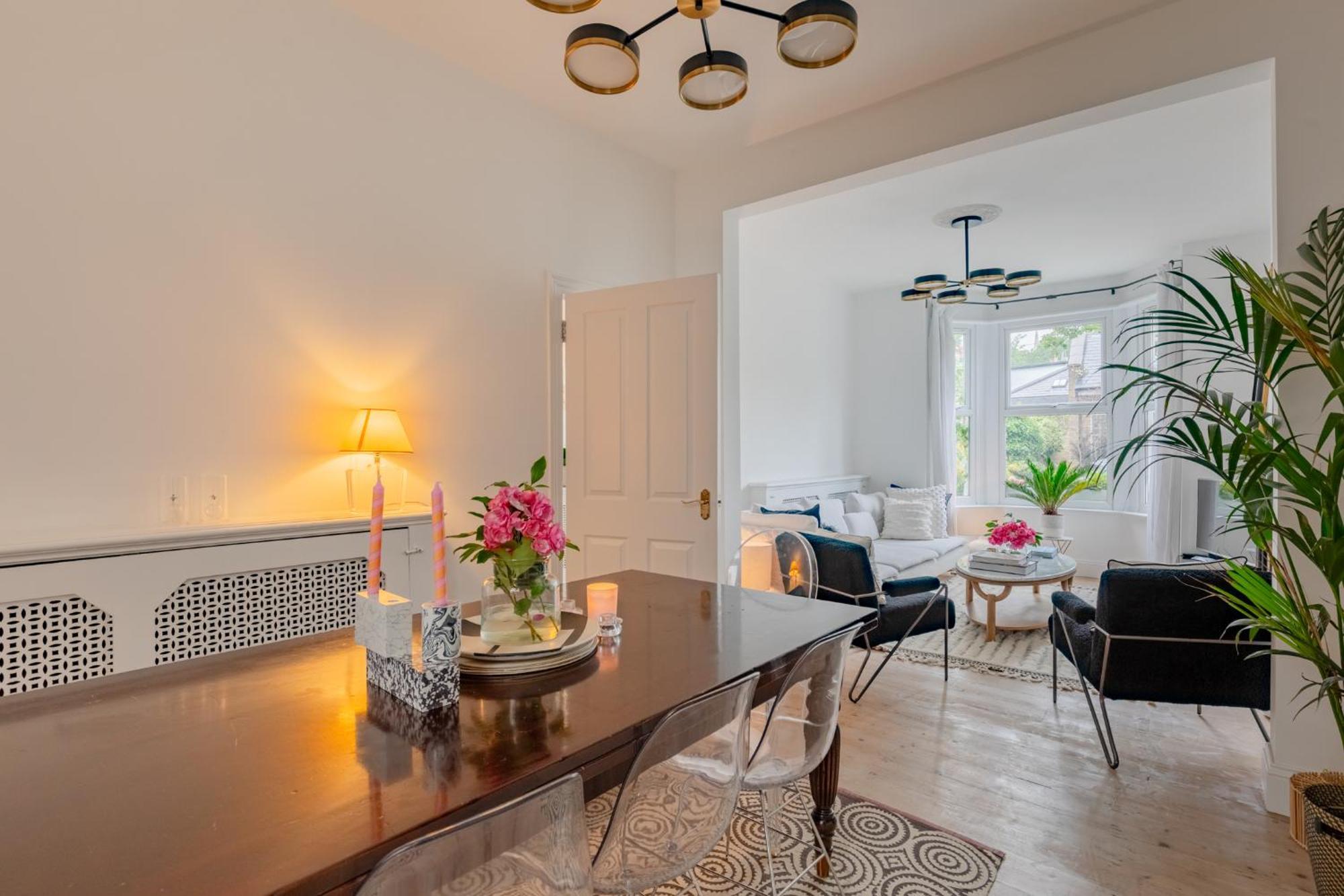Luxuriously Curated 4bd Stoke Newington Leilighet