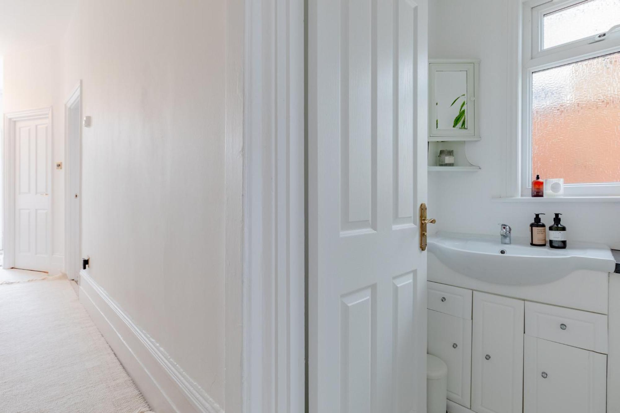 Luxuriously Curated 4bd Stoke Newington * London
