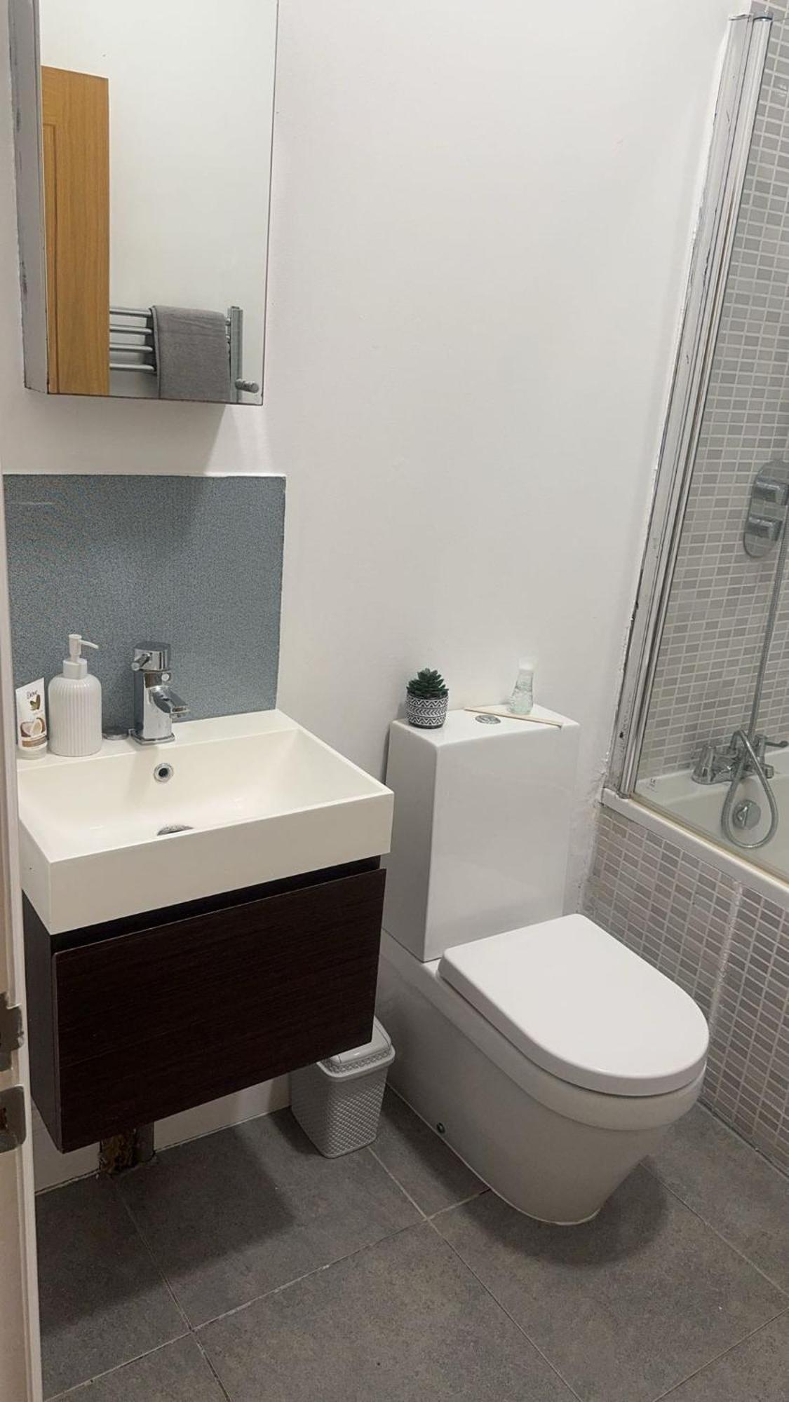 Modern 2 Bed Flat Crouch Hill N19 Apartment *