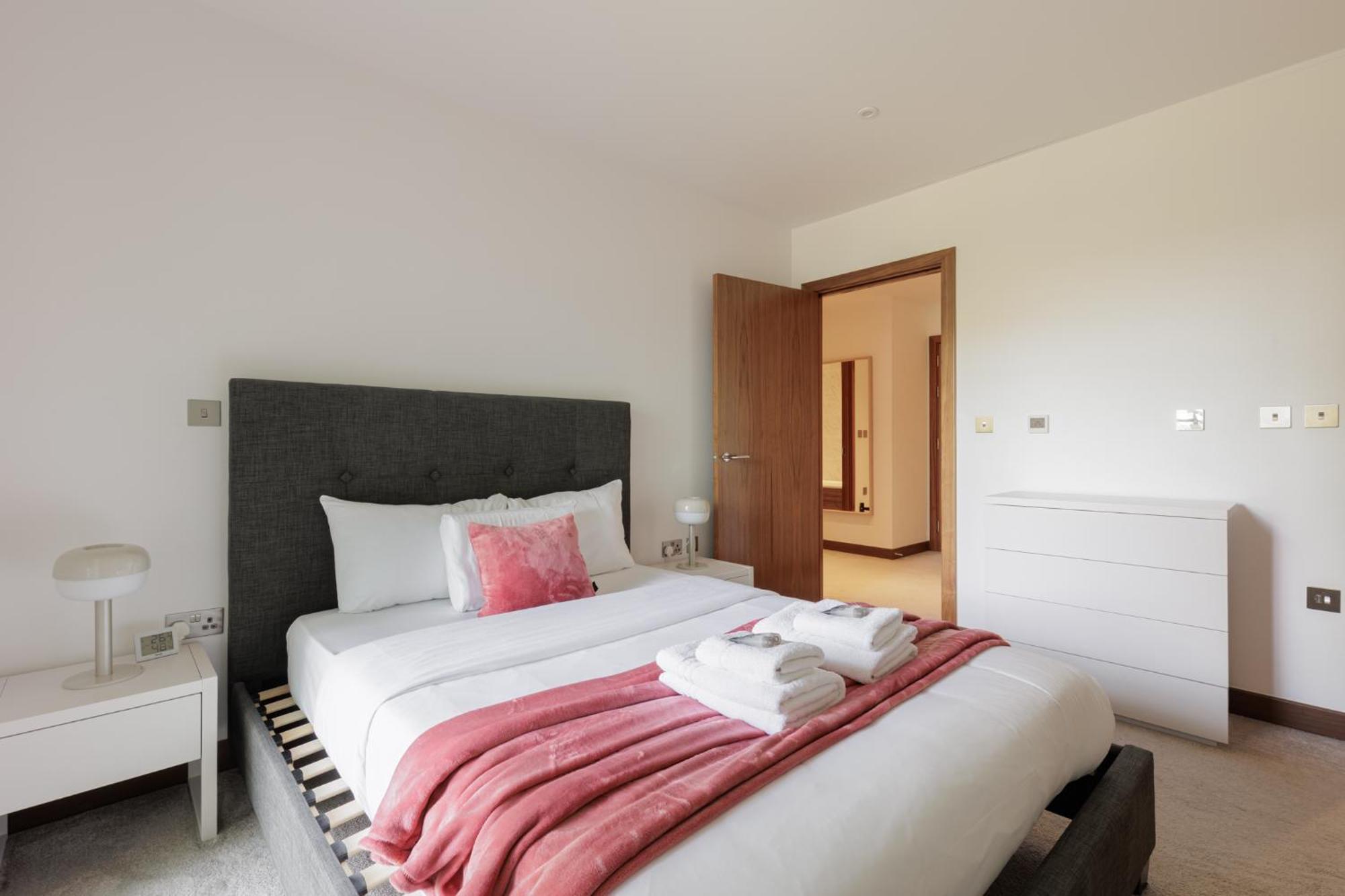 Cosy 2br Flat, West Hampstead, 4 Mins To Tube Apartment