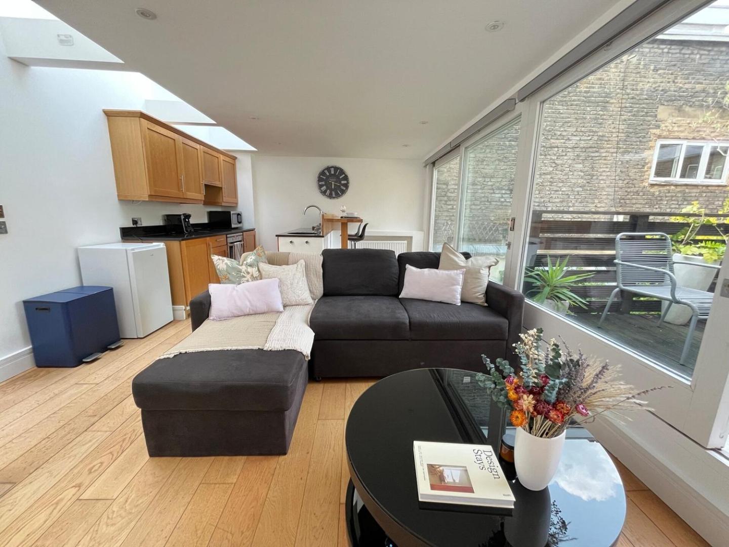 Holland Park Hideaway: A Stylish Escape