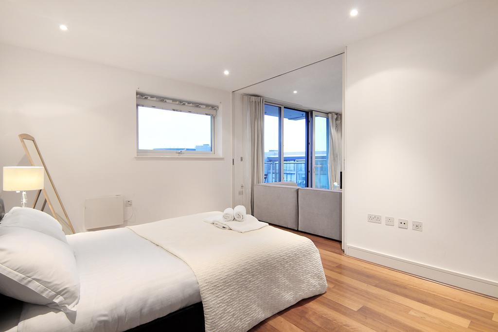 Lifestyle - Chelsea Bridge