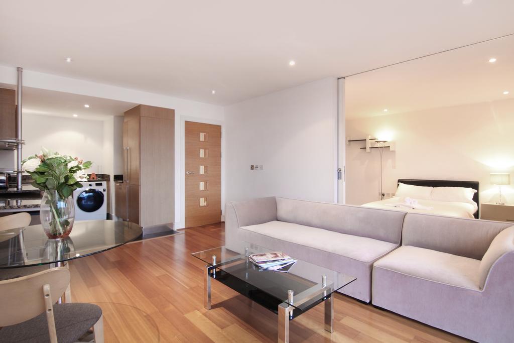 Lifestyle - Chelsea Bridge London