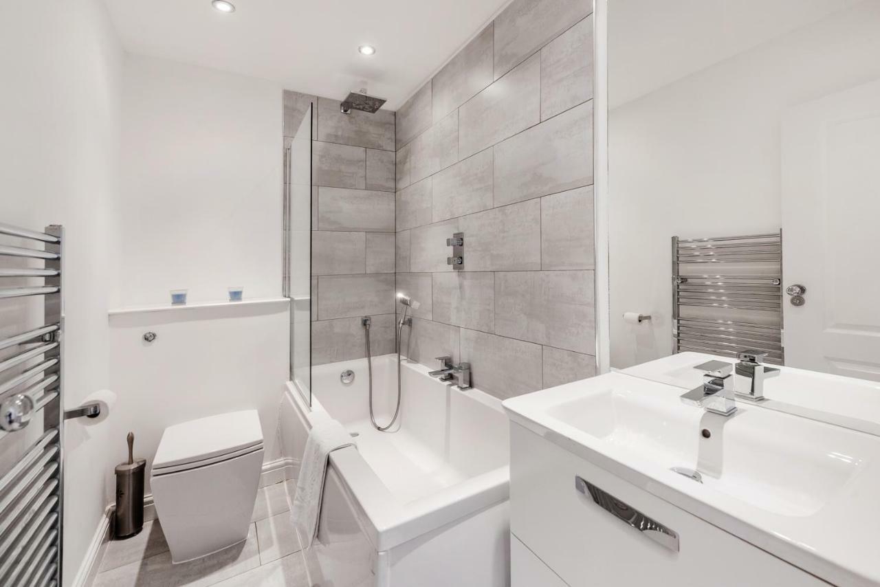 Bright 1 Bedroom Apt In Kensington Olympia * London