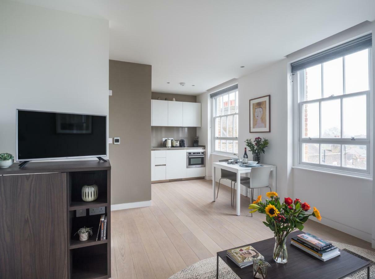 Mirabilis Apartments, Wells Court