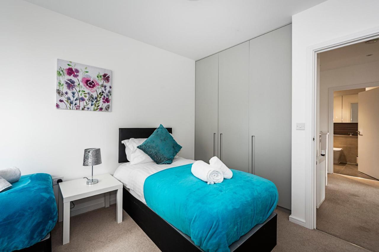 Apartment Chiswick Park 3 Bed 3 Bath West - Parking London