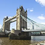 Modern 2 Bed Apartment By Tower Bridge London Bridge