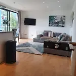 Luxury Canary Wharf Apartment With Free Parking