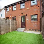 Charming 3 Bedroom Home With Garden In Peaceful Surrey Quays