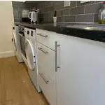 Wembley Apartment - 33 Oakington Manor Dr Ha9 6Lu