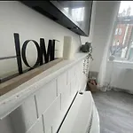 Charming 2 Bed Flat On Tower Bridge