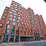 For Students Only - Iq Shoreditch In London