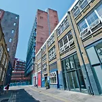 For Students Only - Iq Shoreditch In London