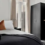 Livestay-4 Bed 2 Bath House With Private Garden