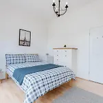 Comfortable Double Room For Your London Getaway