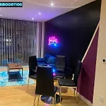 80S Retro 1Bedroom Apart Canary Wharf London