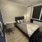 1 Bedroom Luxury Apartments By London City