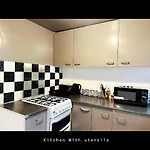 2 Bedroom Double Bed In East London
