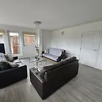 Panoramic City Views, Free Wifi, Canary Wharf Penthouse