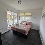 Panoramic City Views, Free Wifi, Canary Wharf Penthouse