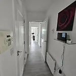Panoramic City Views, Free Wifi, Canary Wharf Penthouse