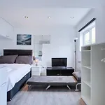 Comfy And Convenient Studio Suite Lewisham With Free Street Parking, Wifi And Quick Access To Central London Sleep 3