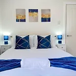 Cosy & Stylish - Boho 2 Bed Flat With Garden