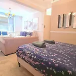 Private Suite In East Ham