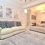 Private Suite In East Ham