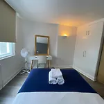 2 Bed Flat Outside Liverpool Street Station!