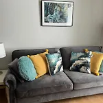 1 Bedroom Garden Flat Zone 2