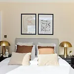 The Weavers Field Place - Classy 3Bdr Flat With Terrace