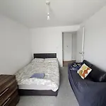 Hippersley Point, Tilston Bright Square, Abbey Wood, London Se2 9Dr, Uk