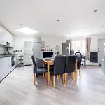 Lovely 2 Bedroom House In Greenwich