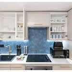 Modern London 3-Bedroom Flat