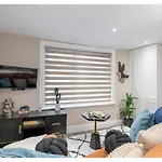 Modern London 3-Bedroom Flat