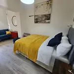 Stratford Prime Rooms